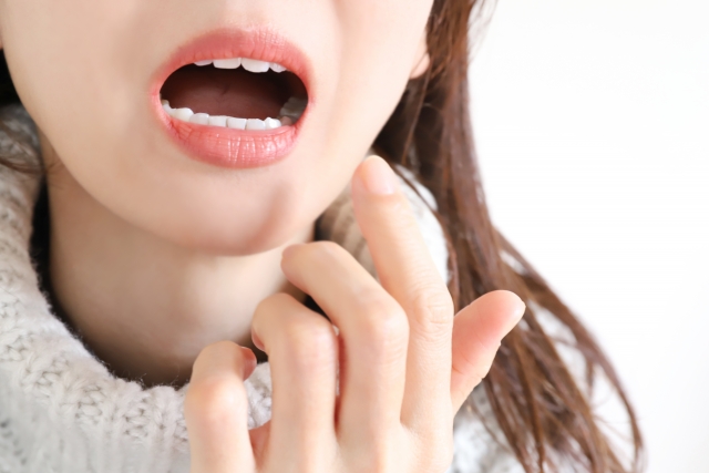 口の中がネバネバする原因